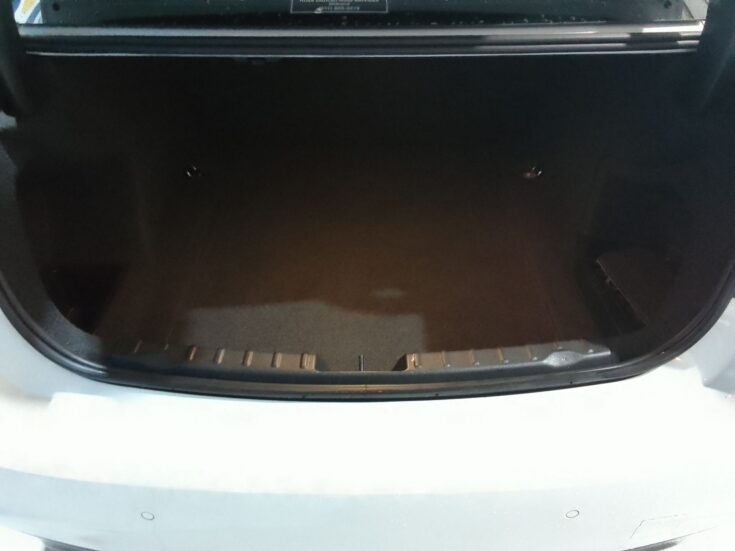 2015 BMW 320i MSPORT – Boot / Loadbin
