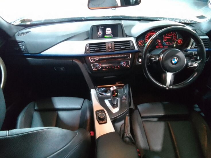 2015 BMW 320i MSPORT – Dashboard
