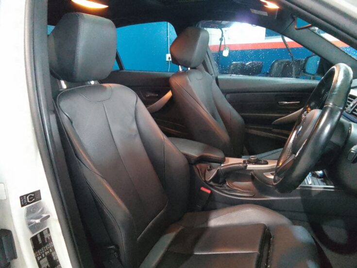2015 BMW 320i MSPORT – Front Seats