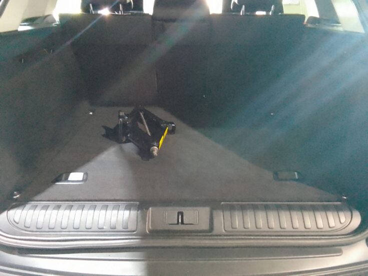 2015 RANGE ROVER SPORT 4.4 SDV8 HSE DYNAMIC – Boot / Loadbin