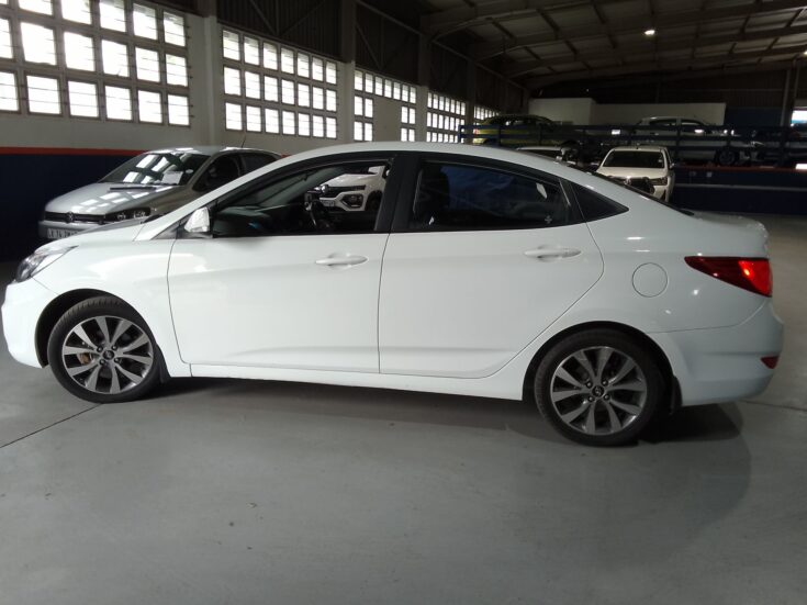 2016 HYUNDAI ACCENT 1.6 GLS/FLUID – Left Side Photo