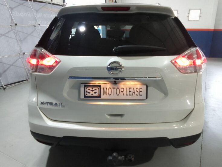 2017 NISSAN X-TRAIL 2.5 SE 4X4 CVT – Back Photo