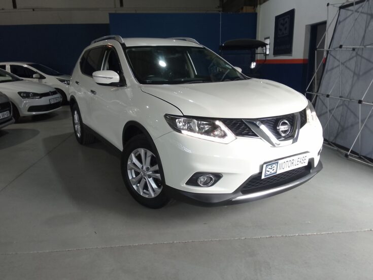 2017 NISSAN X-TRAIL 2.5 SE 4X4 CVT – Front Feature Photo
