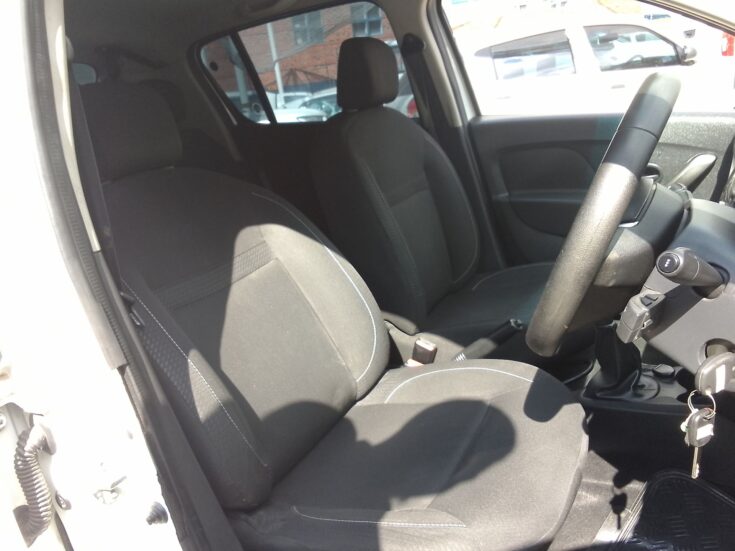 2017 RENAULT SANDERO 900T EXPRESSION – Front Seats