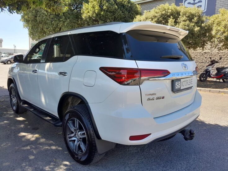 2017 TOYOTA FORTUNER 2.4 GD-6 R/B A/T – Back Feature Photo