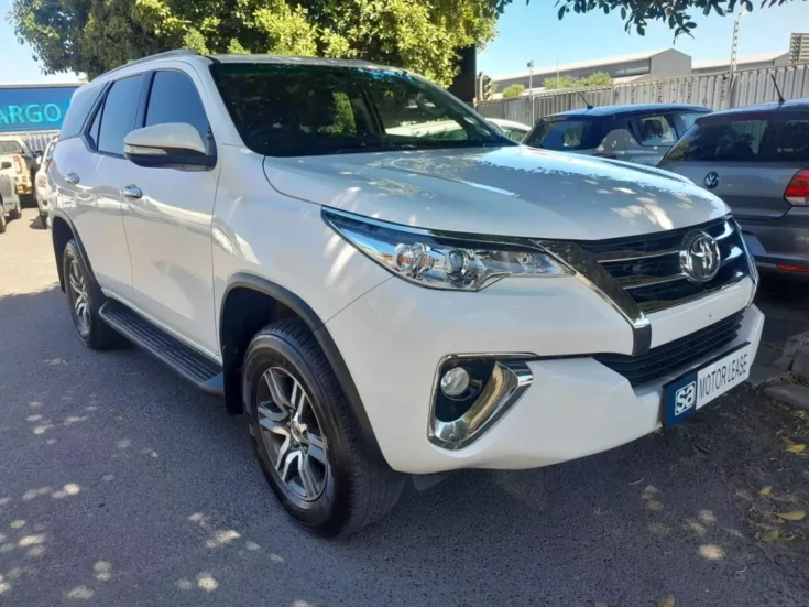 2017 TOYOTA FORTUNER 2.4 GD-6 R/B A/T