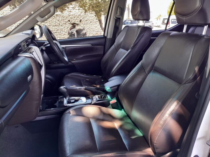 2017 TOYOTA FORTUNER 2.4 GD-6 R/B A/T – Front Seats