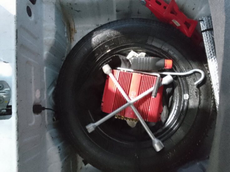 2018 RENAULT KWID DYNAMIQUE MANUAL – Spare Wheel