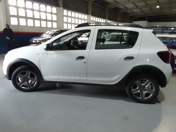 2018 RENAULT SANDERO 900T STEPWAY EXPRESSION – Left Side Photo