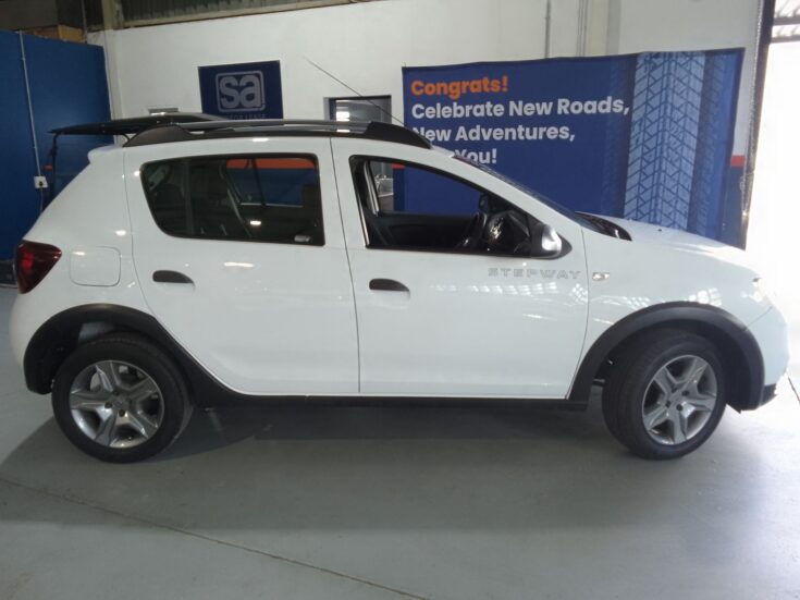 2018 RENAULT SANDERO 900T STEPWAY EXPRESSION – Right Side Photo