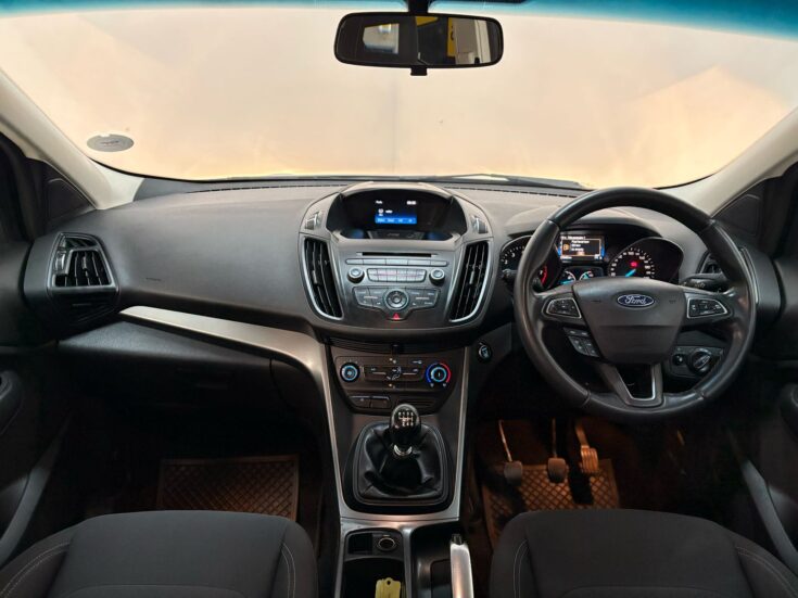 2019 FORD KUGA 1.5 ECOBOOST AMBIENTE – Interior