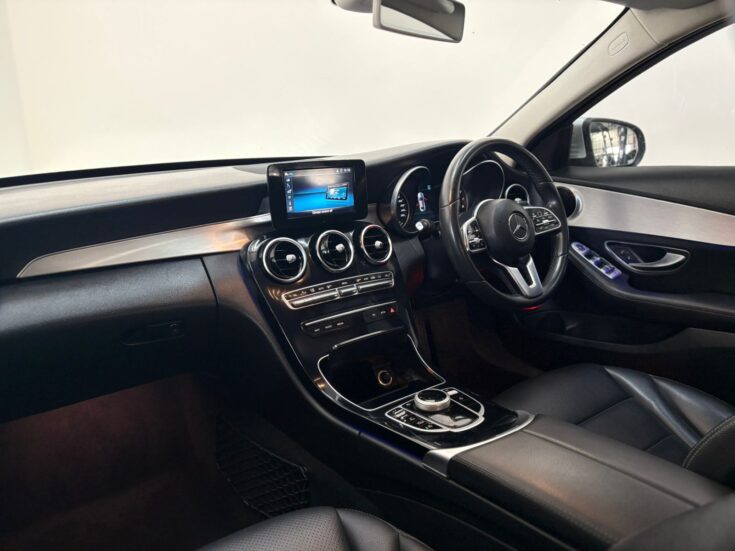 2019 MERCEDES BENZ C180 A/T – Left Side Photo