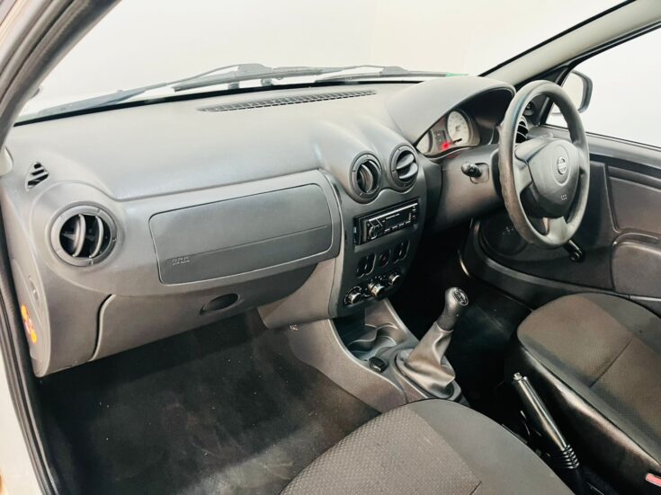 2019 NISSAN NP200 1.6 A/C SAFETY PACK P/U S/C – Front Seats