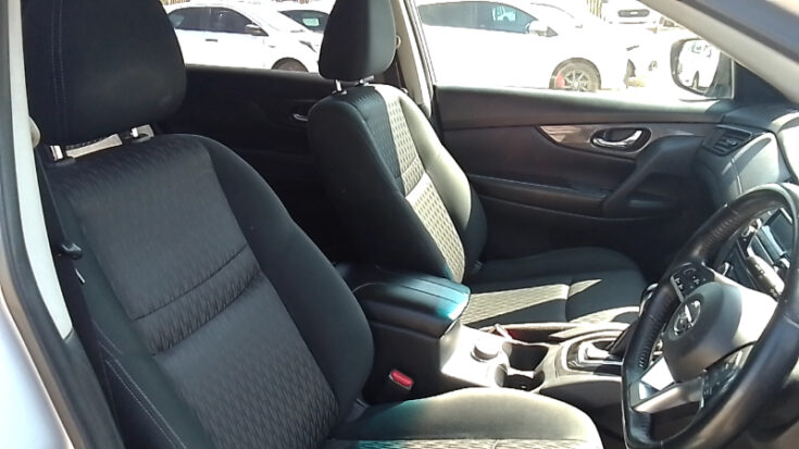2019 NISSAN X TRAIL 2.5 ACENTA 4X4 CVT – Front Seats