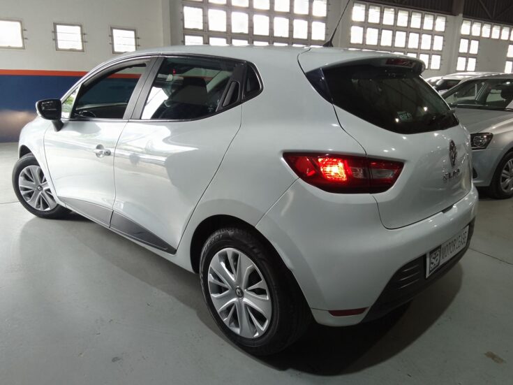 2019 RENAULT CLIO IV 900T AUTHENTIQUE 5DR – Back Feature Photo