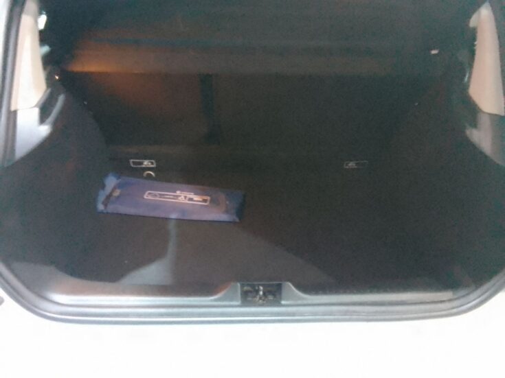 2019 RENAULT CLIO IV AUTHENTIQUE 5DR – Boot / Loadbin