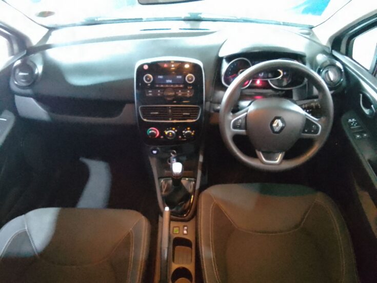 2019 RENAULT CLIO IV AUTHENTIQUE 5DR – Dashboard