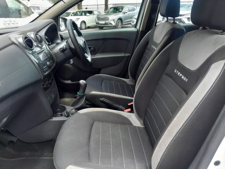 2019 RENAULT SANDERO 900T STEPWAY EXPRESSION – Front Seats