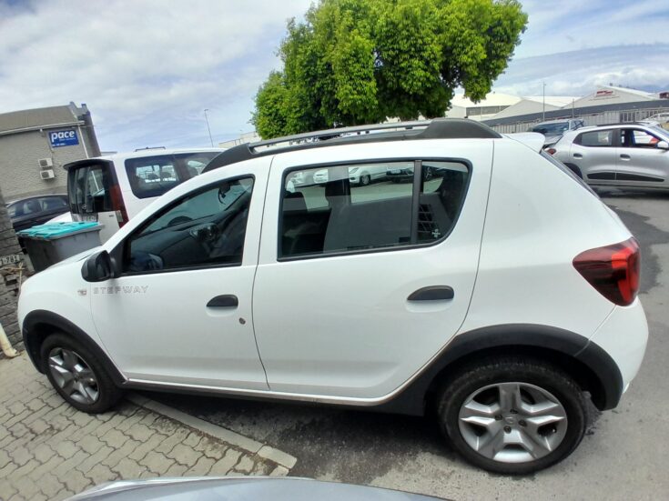 2019 RENAULT SANDERO 900T STEPWAY EXPRESSION – Left Side Photo