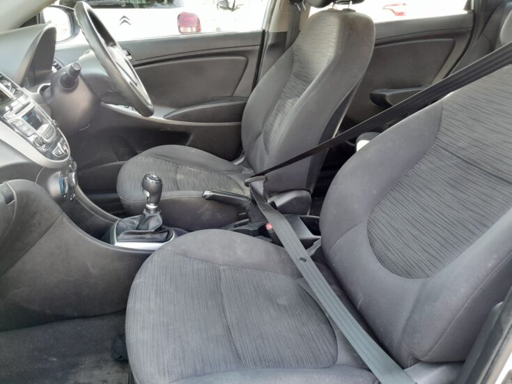 2020 HYUNDAI ACCENT 1.6 GL/MOTION – Front Seats