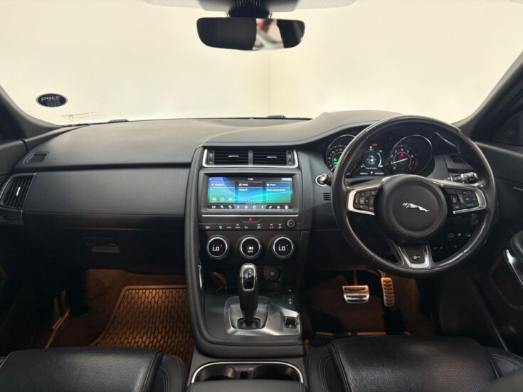 2020 JAGUAR E-PACE P250 2.0 HSE R-DYNAMIC – Interior