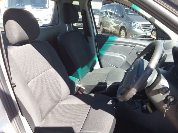 2020 NISSAN NP200 1.6 A/C SAFETY PACK P/U S/C – Front Seats