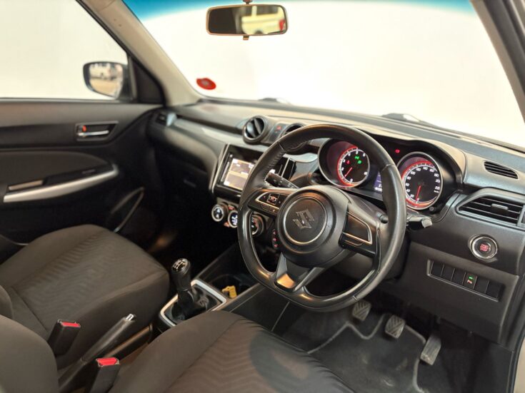 2020 SUZUKI SWIFT 1.2 GLX MANUAL – Interior