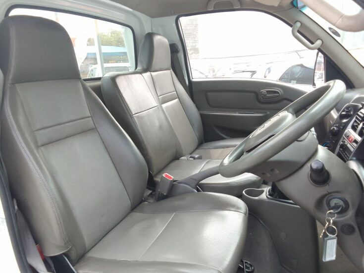 2021 HYUNDAI H100 2.6D A/C F/C D/S – Front Seats