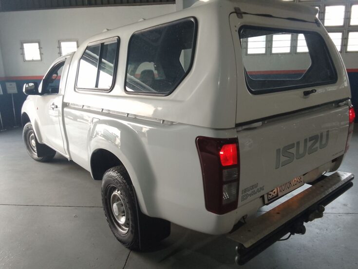2021 ISUZU D-MAX 205 FLEETSIDE S/C P/U – Back Feature Photo