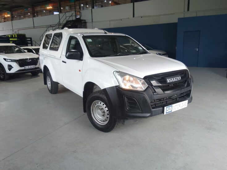 2021 ISUZU D-MAX 205 FLEETSIDE S/C P/U – Front Feature Photo