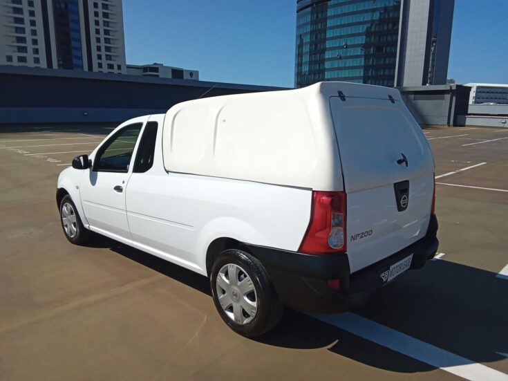 2021 NISSAN 1.5 DCI A/C SAFETY PACK P/U S/C – Back Feature Photo