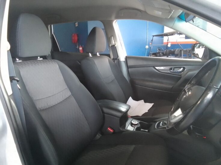 2021 NISSAN XTRAIL 2.5 ACENTA 4X4 CVT – Front Seats