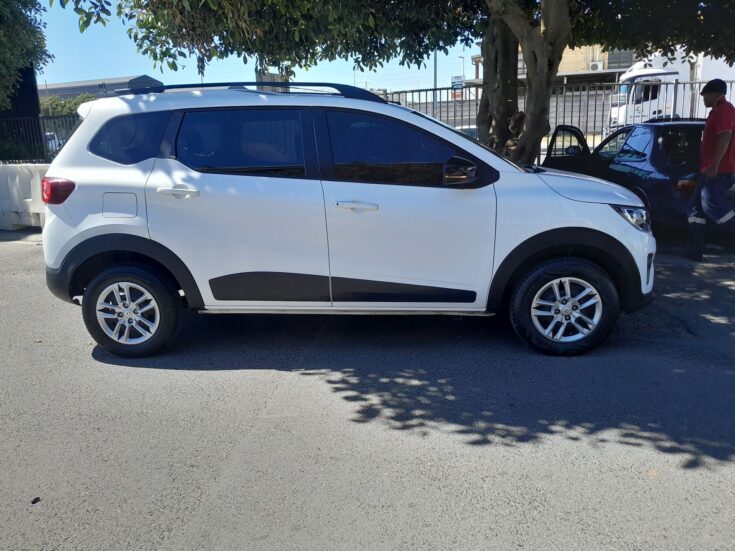 2021 RENAULT TRIBER 1.0 DYNAMIQUE/ZEN – Right Side Photo