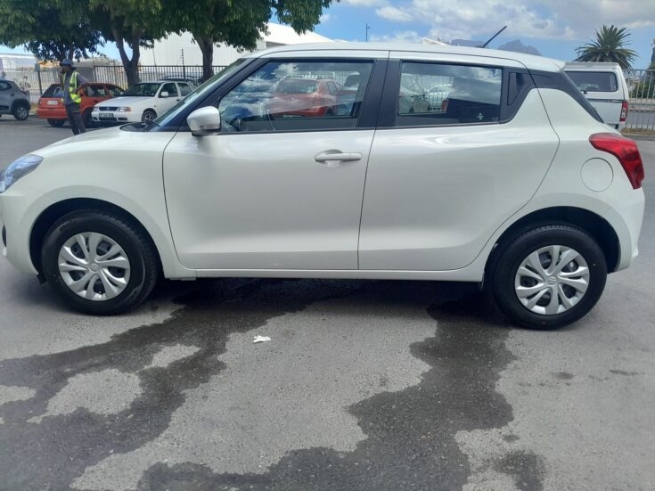 2021 SUZUKI SWIFT 1.2 GL AMT – Left Side Photo