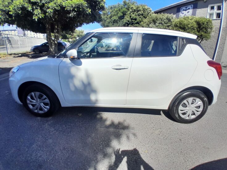2021 SUZUKI SWIFT 1.2 GL AMT – Left Side Photo