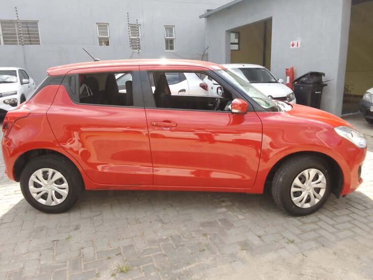 2021 SUZUKI SWIFT 1.2 GL AMT – Right Side Photo