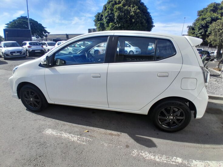 2021 TOYOTA AGYA 1.0 A/T – Left Side Photo