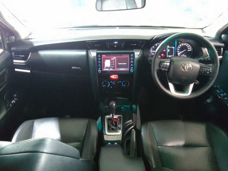 2021 TOYOTA FORTUNER 2.4GD-6 R/B A/T – Interior