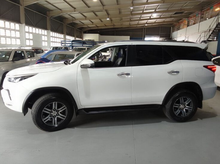 2021 TOYOTA FORTUNER 2.4GD-6 R/B A/T – Left Side Photo