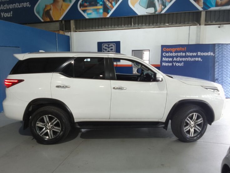 2021 TOYOTA FORTUNER 2.4GD-6 R/B A/T – Right Side Photo