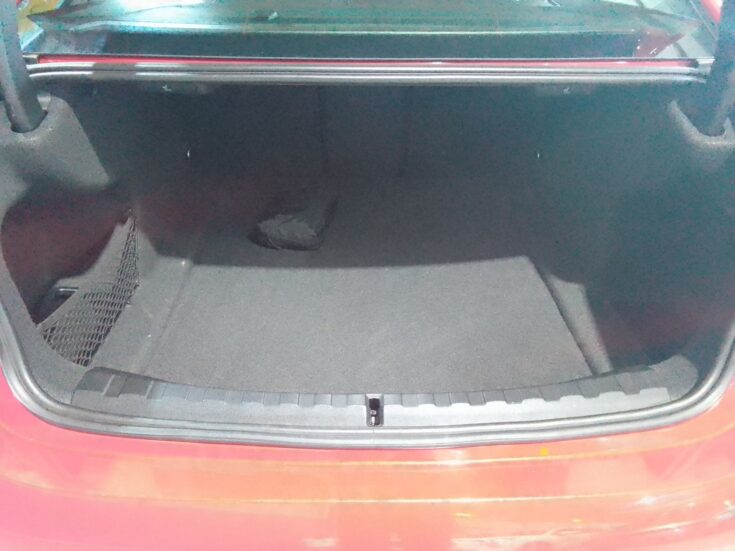 2022 BMW 318i M SPORT A/T – Boot / Loadbin