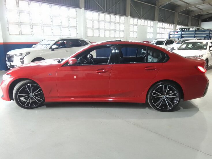 2022 BMW 318i M SPORT A/T – Left Side Photo