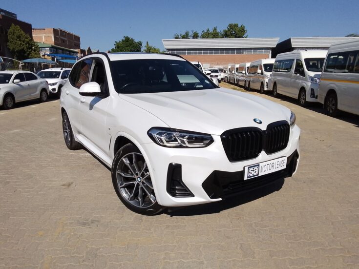 2022 BMW X3 XDRIVE 20D – Front Feature Photo