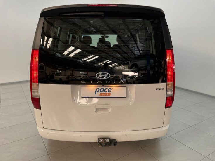 2022 HYUNDAI STARIA 2.2D EXECUTIVE A/T – Back Photo