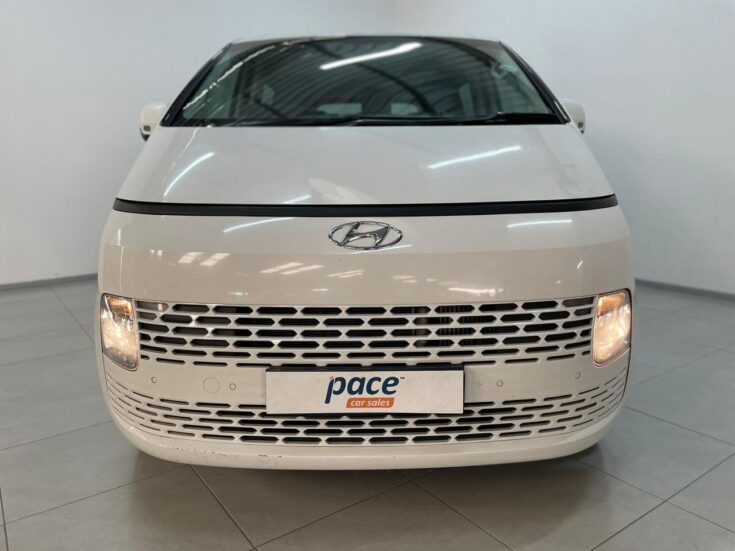 2022 HYUNDAI STARIA 2.2D EXECUTIVE A/T – Front Photo
