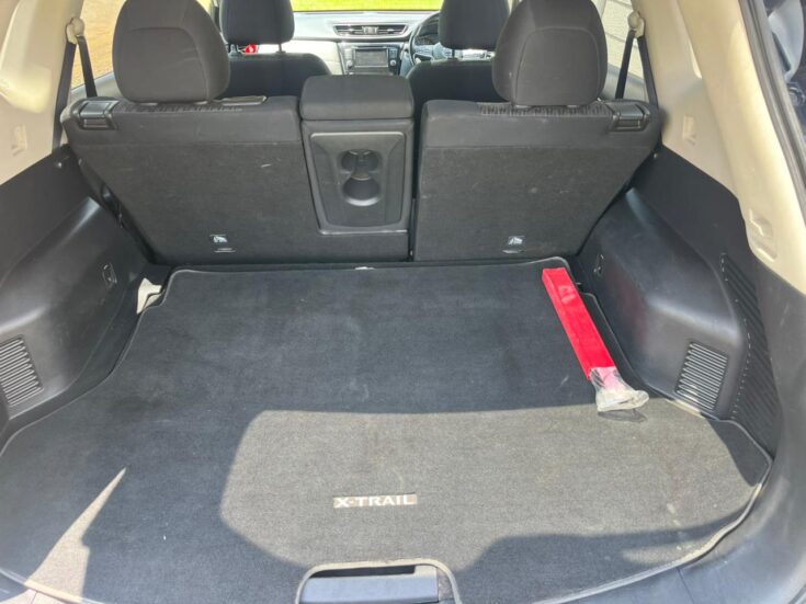 2022 Nissan X Trail 2.5 Acenta CVT 4WD. – Boot / Loadbin