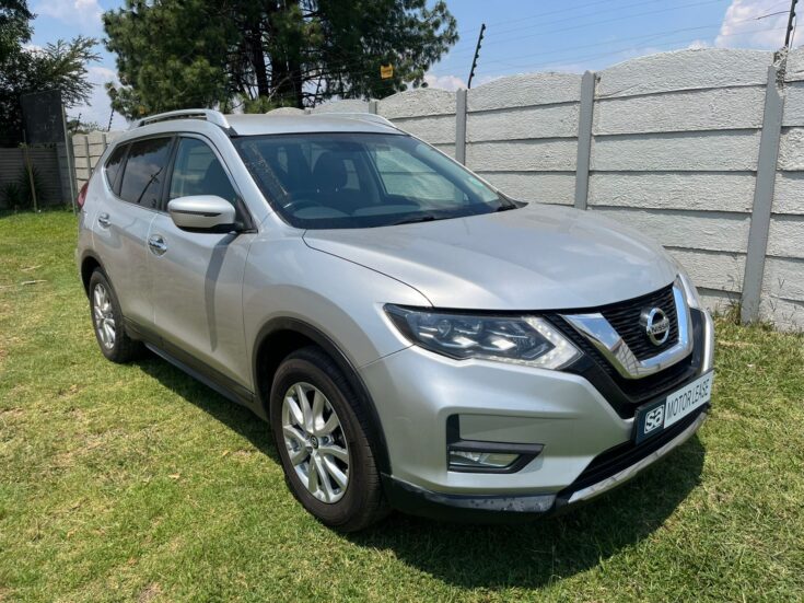 2022 Nissan X Trail 2.5 Acenta CVT 4WD – Front Feature Photo