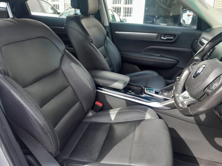 2022 RENAULT KOLEOS DYNAMIQUE 2.5 4X2 CVT – Front Seats