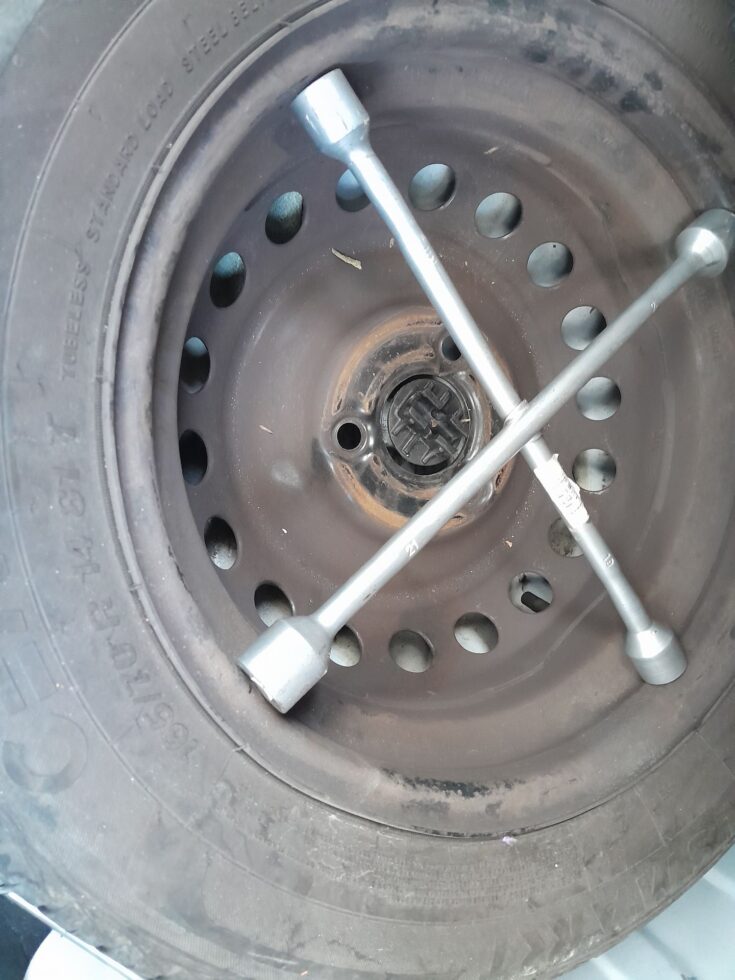 2022 RENAULT KWID DYNAMIQUE MANUAL – Spare Wheel