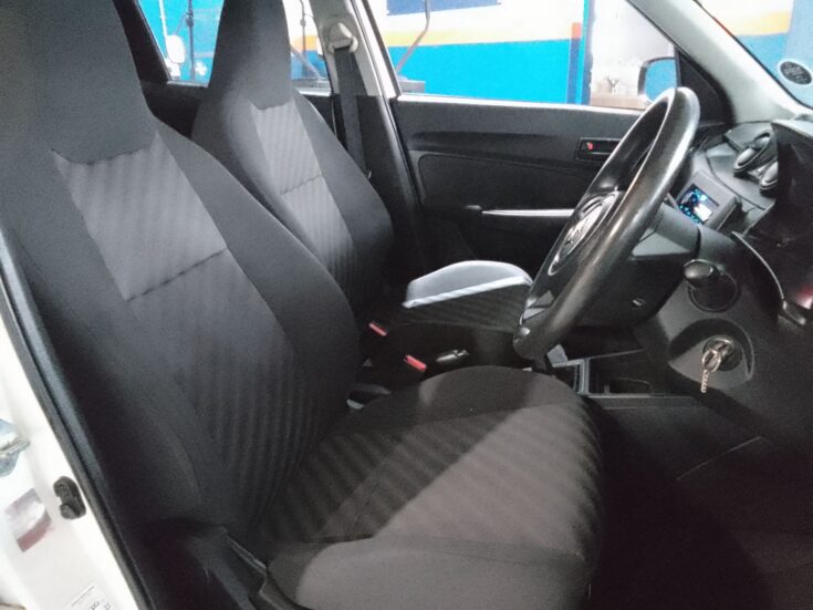 2022 SUZUKI SWIFT 1.2 GA MANUAL – Front Seats